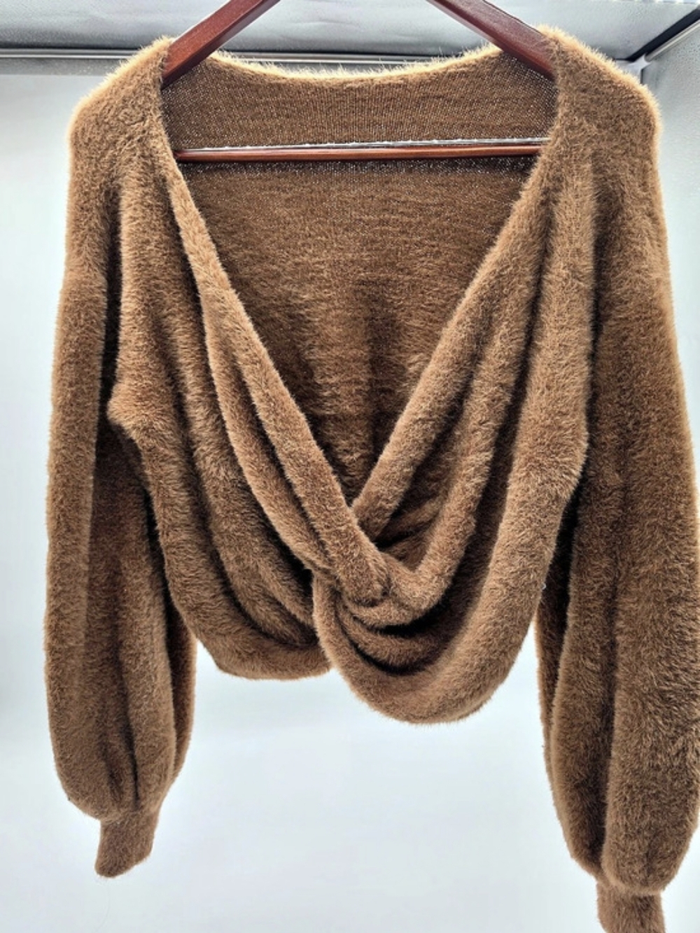 Forever 21 Chestnut Sweater Size Medium Like New With Twisted Back